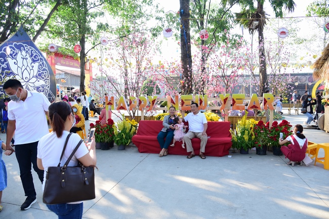 Series of photos on the second day of Lunar New Year