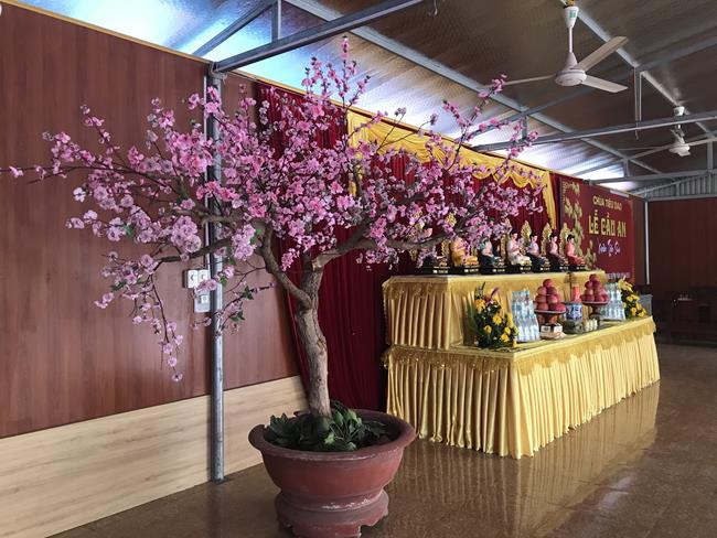 Trưởng Ban Tôn Giáo Quảng Ninh cùng Lãnh đạo UBND Tp. Hạ Long chúc tết chùa Tiêu Dao