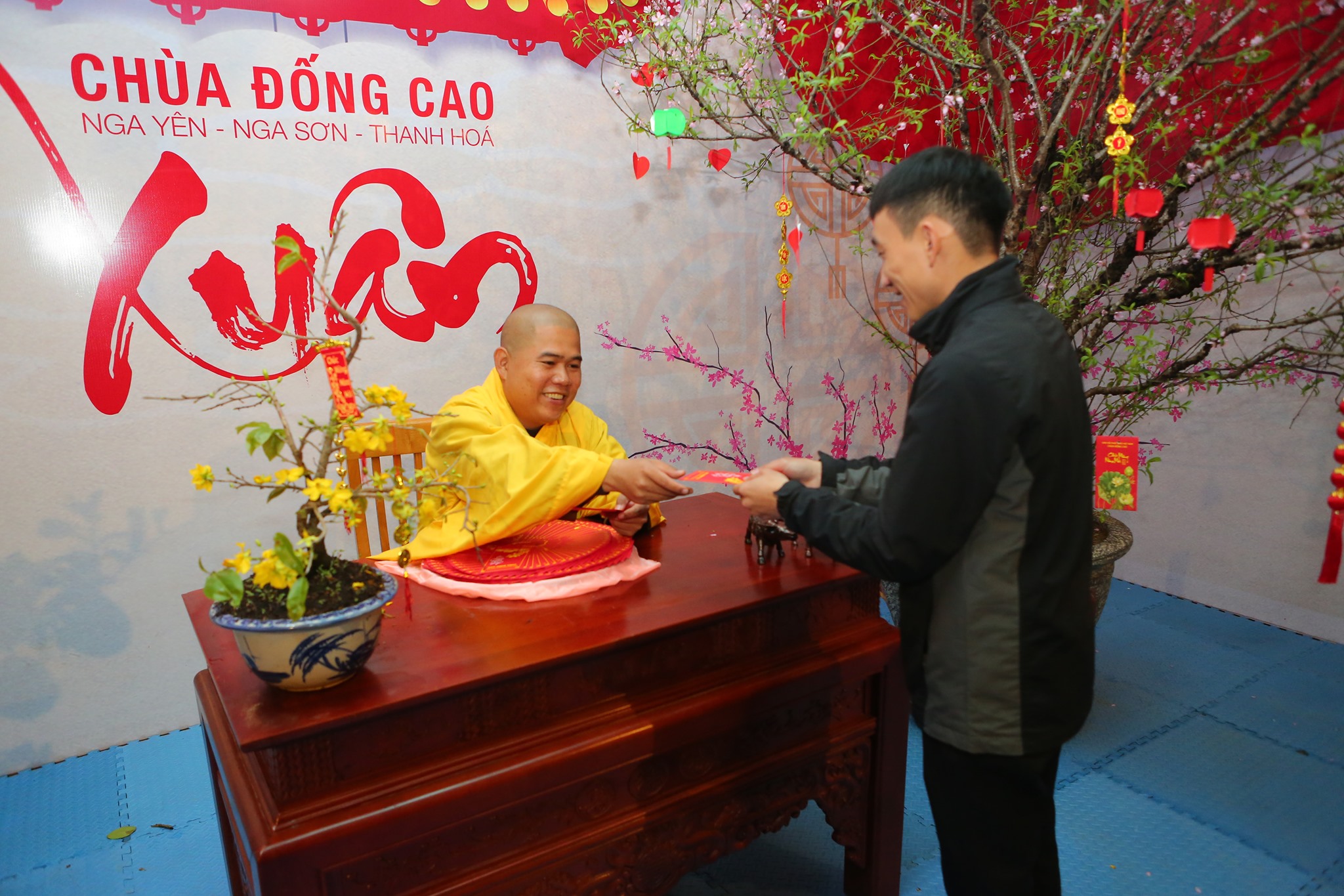 Welcoming the New Year's Eve at Dong Cao Pagoda - Thanh Hoa