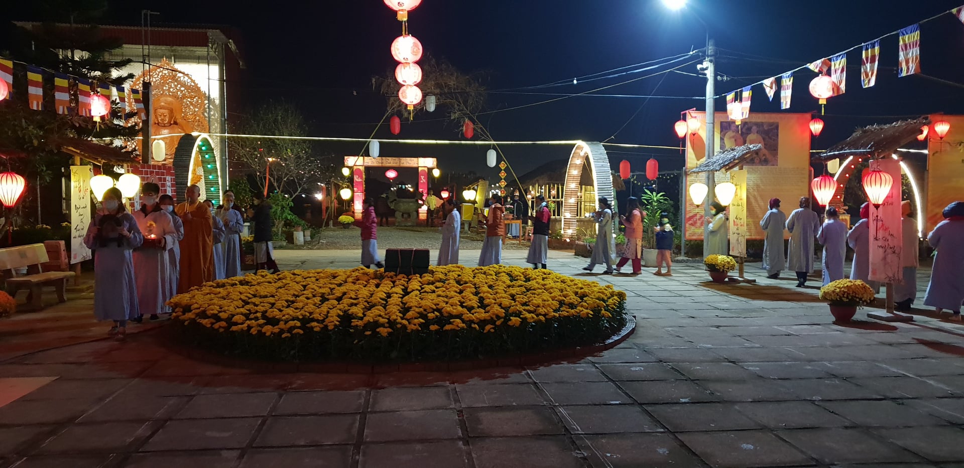 Welcoming the New Year's Eve at Dong Cao Pagoda - Thanh Hoa