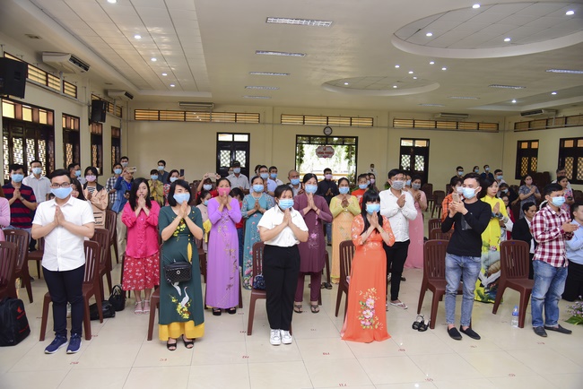 The Wedding Ceremony at the pagoda