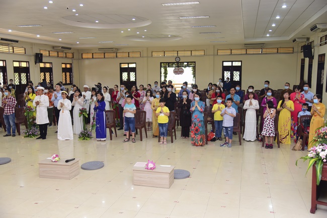 The Wedding Ceremony at the pagoda