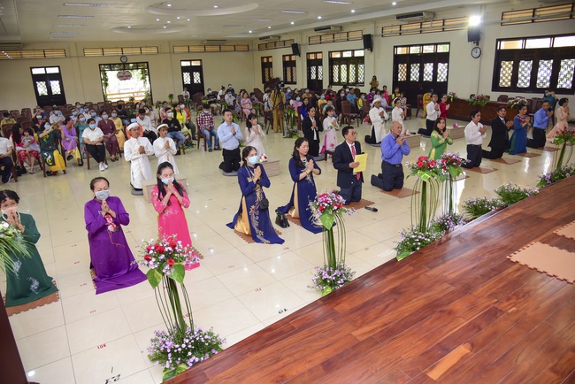 The Wedding Ceremony at the pagoda