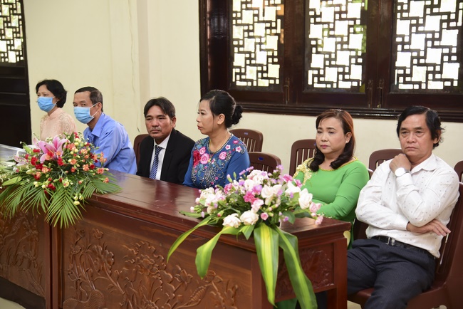The Wedding Ceremony at the pagoda