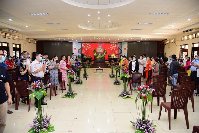 The Wedding Ceremony at the pagoda