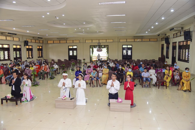 The Wedding Ceremony at the pagoda