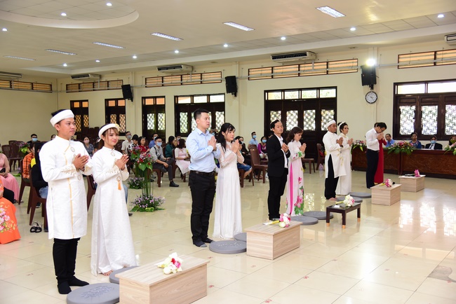 The Wedding Ceremony at the pagoda