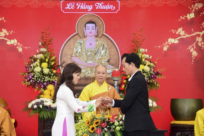 The Wedding Ceremony at the pagoda