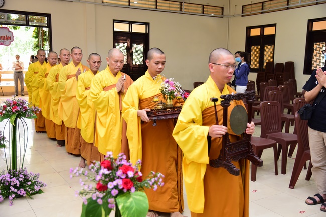 The Wedding Ceremony at the pagoda