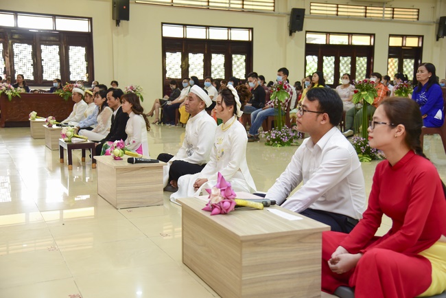 The Wedding Ceremony at the pagoda
