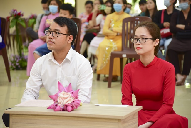 The Wedding Ceremony at the pagoda