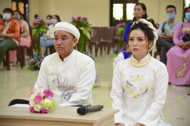 The Wedding Ceremony at the pagoda