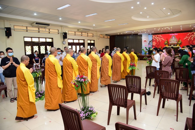 The Wedding Ceremony at the pagoda
