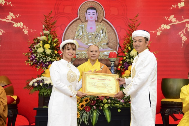 The Wedding Ceremony at the pagoda