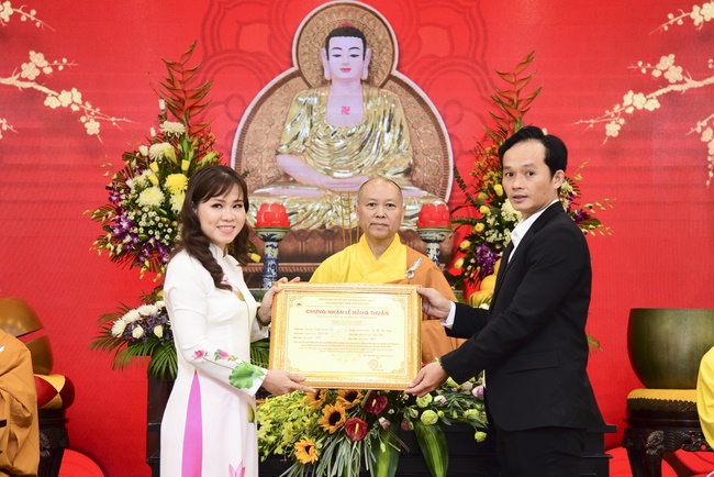 The Wedding Ceremony at the pagoda