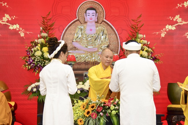 The Wedding Ceremony at the pagoda