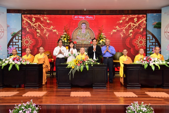 The Wedding Ceremony at the pagoda