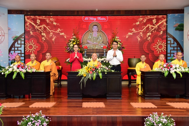 The Wedding Ceremony at the pagoda