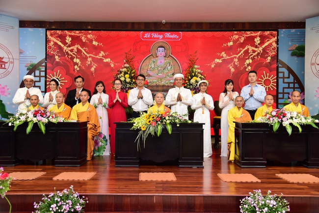 The Wedding Ceremony at the pagoda