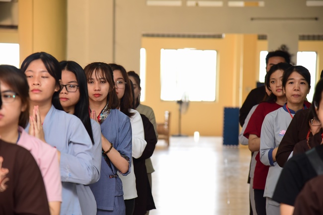 Nhóm Hộ pháp nhận quà cuối năm