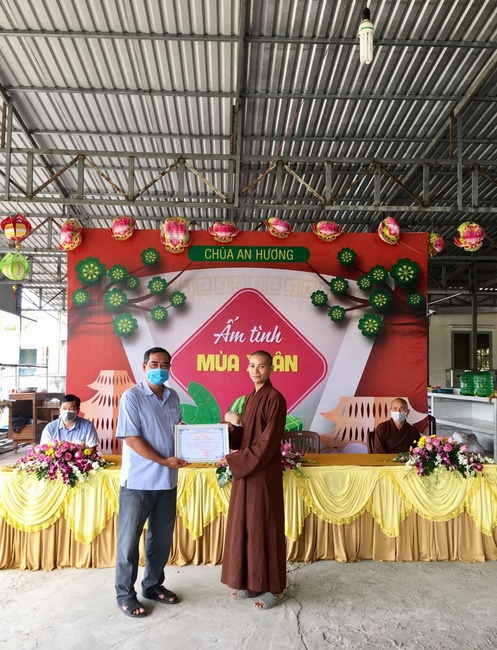 Program Warm spring of An Huong pagoda, An Giang
