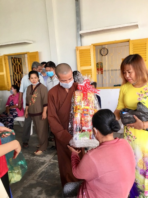 Program Warm spring of An Huong pagoda, An Giang