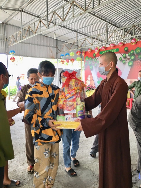 Program Warm spring of An Huong pagoda, An Giang