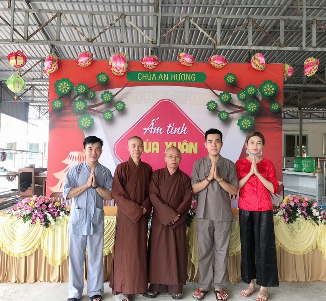 Program Warm spring of An Huong pagoda, An Giang
