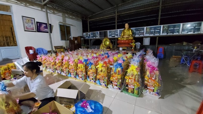 Program Warm spring of An Huong pagoda, An Giang