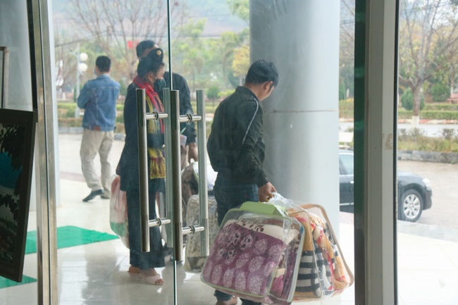 Hoa Phuc pagoda visiting and giving Tet gifts at Son La