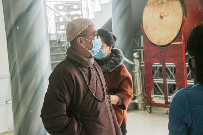 Hoa Phuc pagoda visiting and giving Tet gifts at Son La