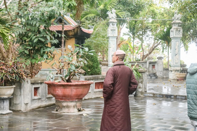 Hoa Phuc pagoda visiting and giving Tet gifts at Son La