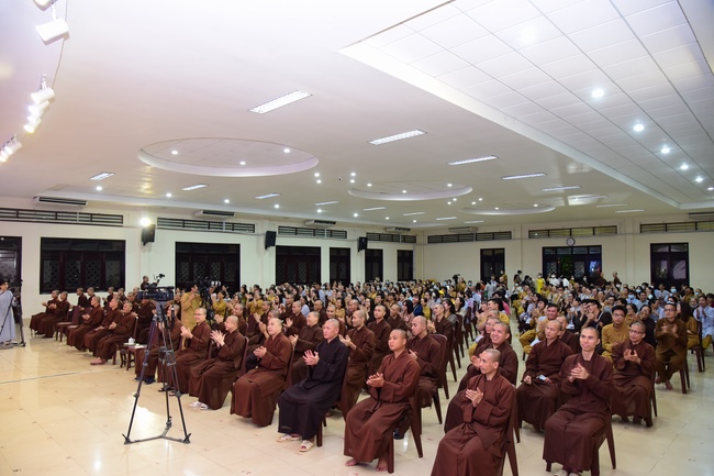 GALA program “Laughter at the Temple Gate”.