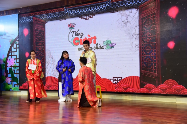 GALA program “Laughter at the Temple Gate”.