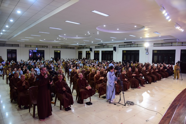 GALA program “Laughter at the Temple Gate”.