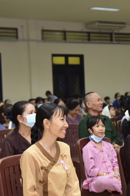 GALA program “Laughter at the Temple Gate”.