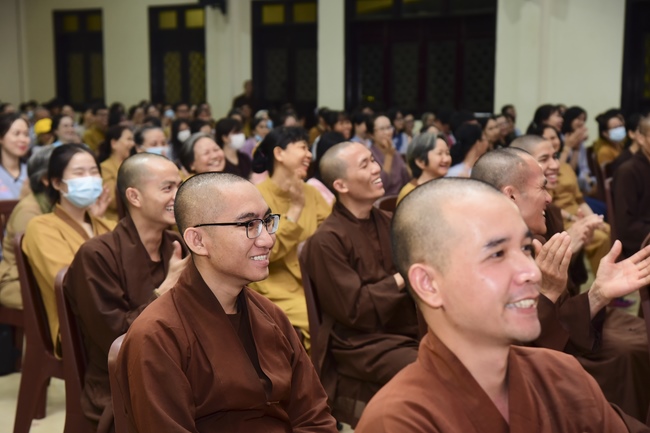 GALA program “Laughter at the Temple Gate”.