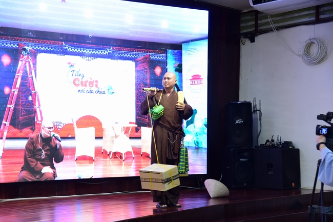 GALA program “Laughter at the Temple Gate”.