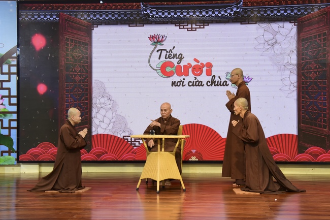 GALA program “Laughter at the Temple Gate”.