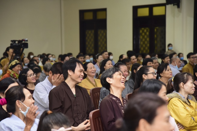 GALA program “Laughter at the Temple Gate”.
