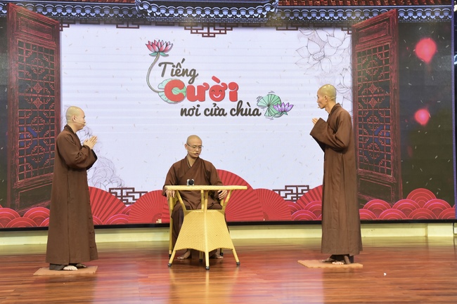 GALA program “Laughter at the Temple Gate”.