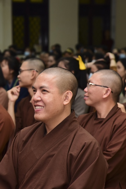 GALA program “Laughter at the Temple Gate”.