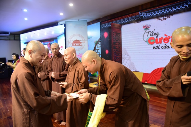 GALA program “Laughter at the Temple Gate”.