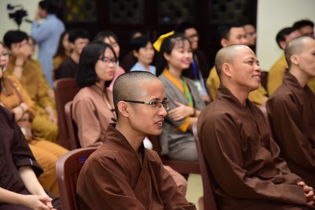 GALA program “Laughter at the Temple Gate”.