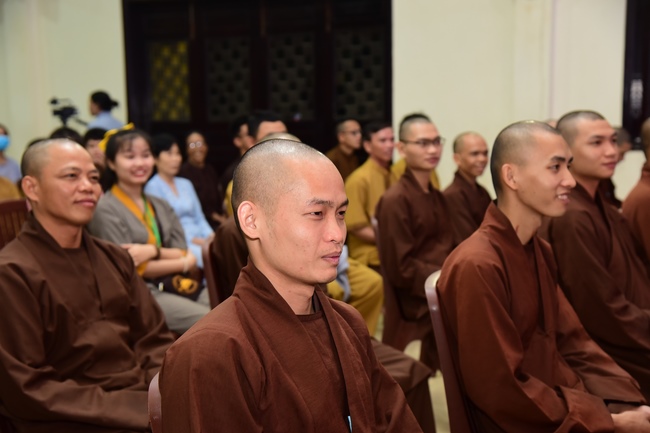 GALA program “Laughter at the Temple Gate”.