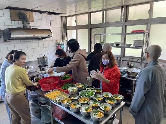 Medicine Buddha assembly Dharma for New Year Praying-for-Peace in Taiwan