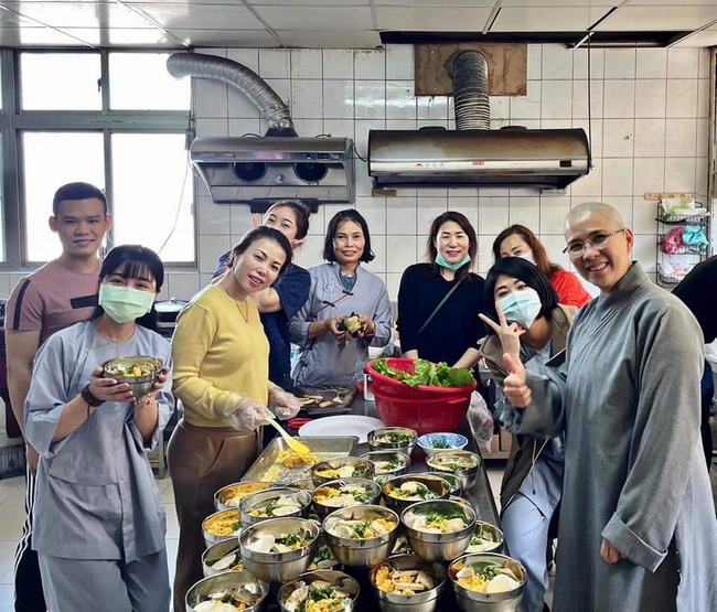 Medicine Buddha assembly Dharma for New Year Praying-for-Peace in Taiwan