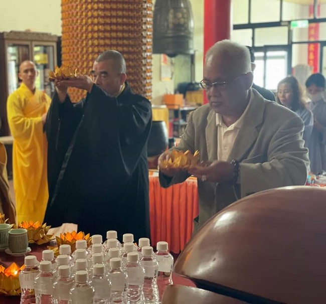 Medicine Buddha assembly Dharma for New Year Praying-for-Peace in Taiwan