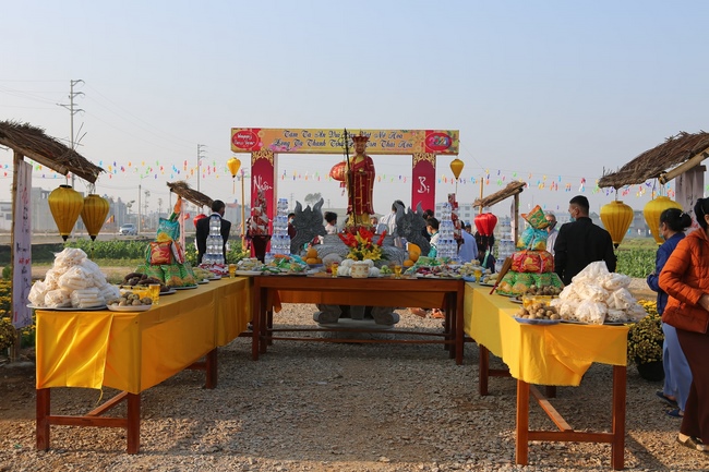 The Ceremony Praying for Peace in the New Year at Dong Cao Pagoda (internality) in Thanh Hoa.