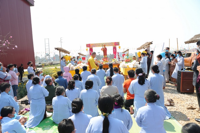 The Ceremony Praying for Peace in the New Year at Dong Cao Pagoda (internality) in Thanh Hoa.